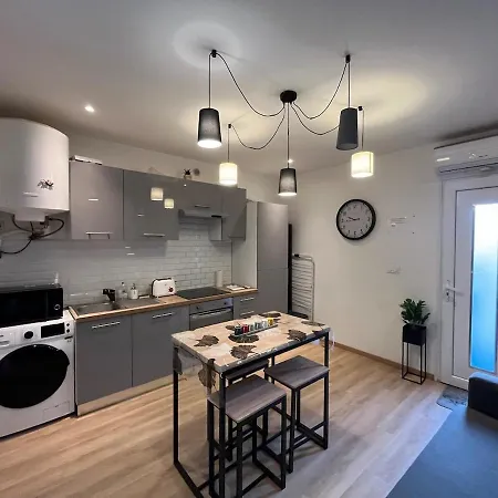 T2 Modern And Cosy In St Etienne Apartment